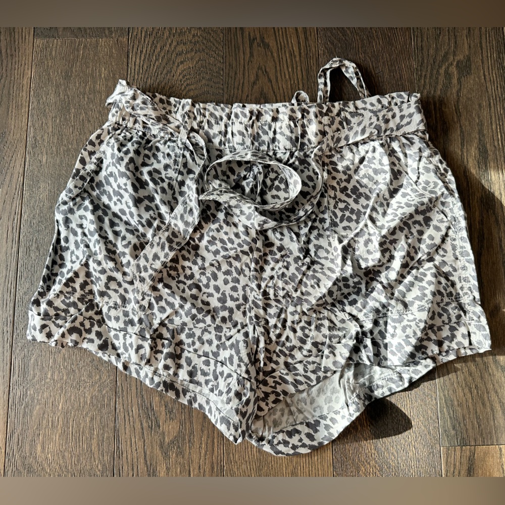 aerie High-Waist Leopard Print Shorts in Black and White